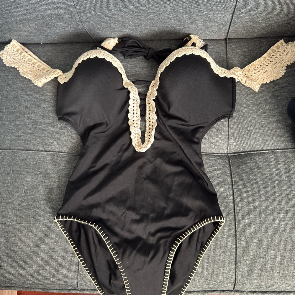 Elegant Black Lace Trim One Piece Swimsuit
